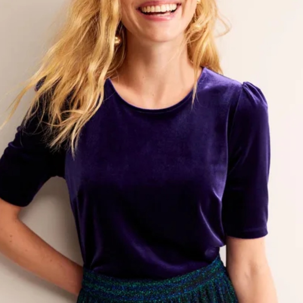 Boden Velvet short sleeve T shirt in sapphire blue sz 16